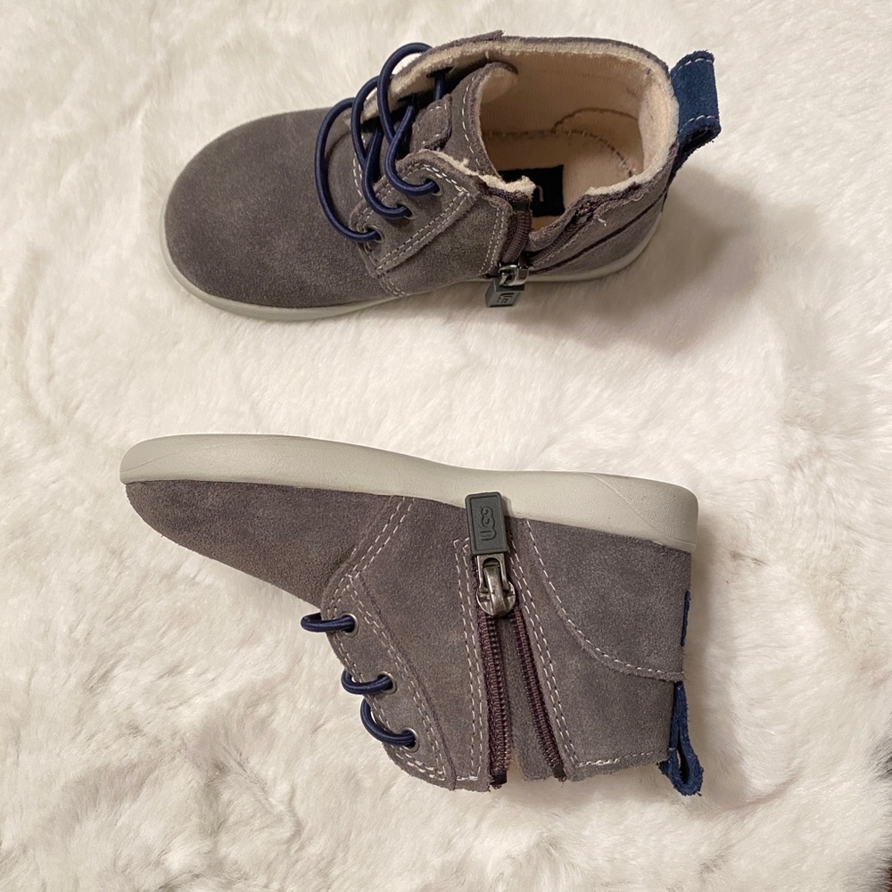 *SOLD* UGG NWOT Kristijan Chukka Boot - Picture 2 of 6